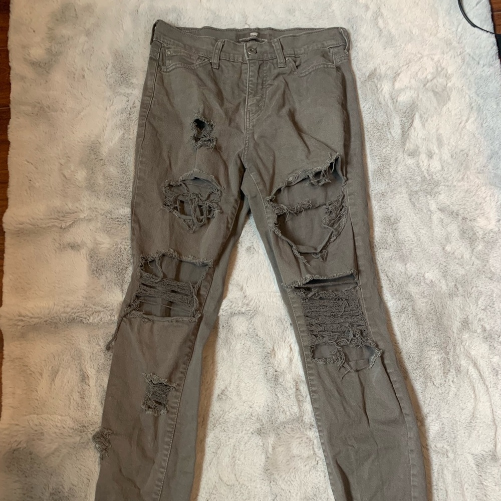 Distressed skinny Levi’s